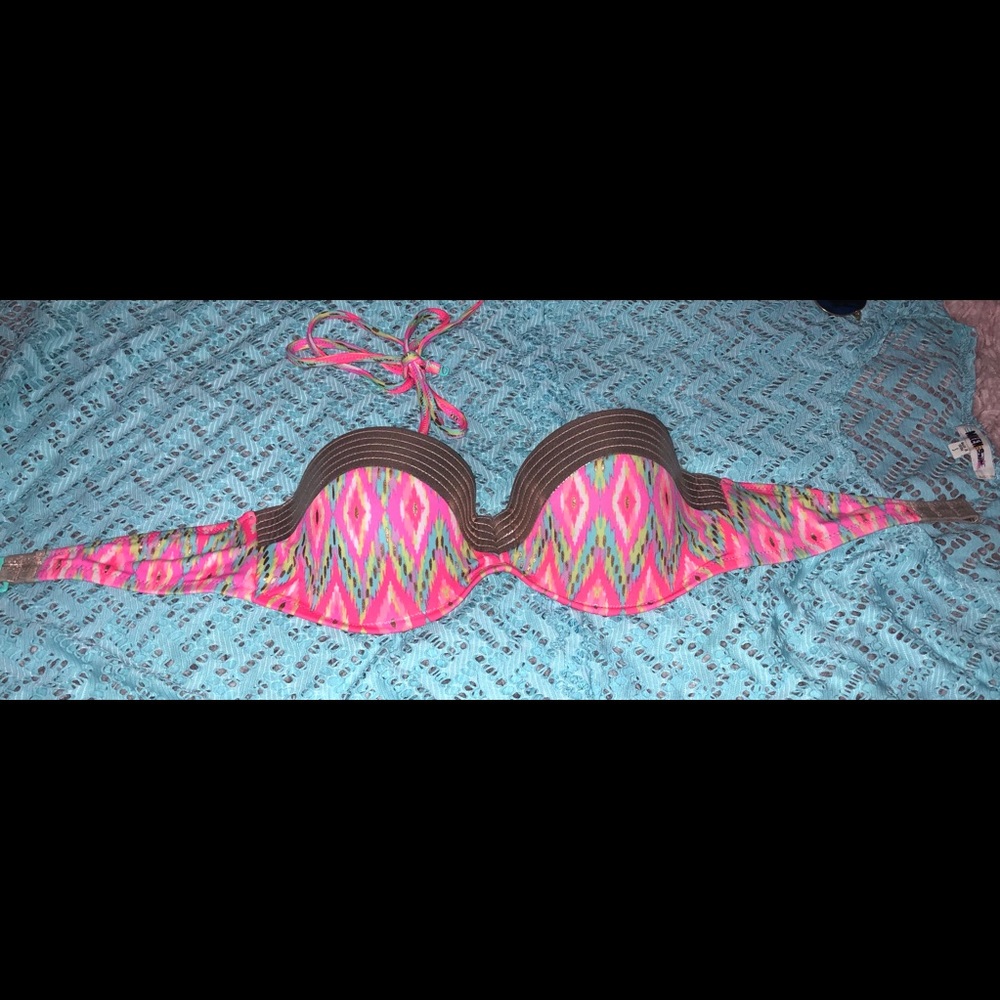 ☀️HOST PICK☀️Multicolored Bikini Top - Picture 2 of 3